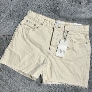 NWT Women's ZARA Sz 12 Ivory Hi-Rise Denim Shorts Button Fly Frayed Hem (A)